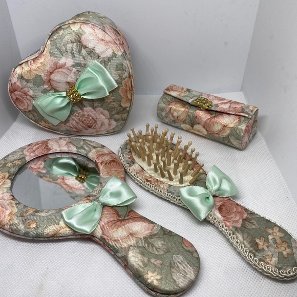 Pre Loved Mirror, Brush, Lipstick Holder, Jewelry Box - Picture 6 of 7